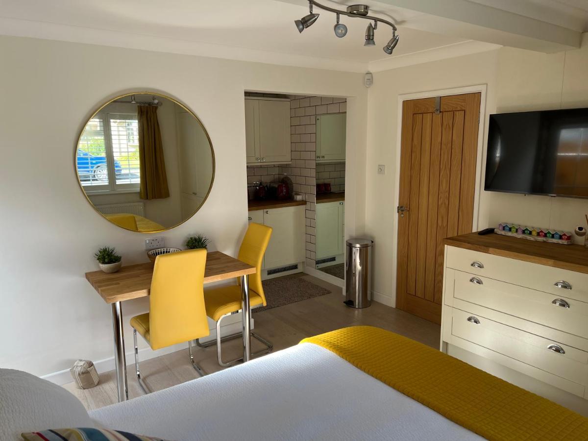 No 64 Bed And Breakfast Лимингтън Екстериор снимка