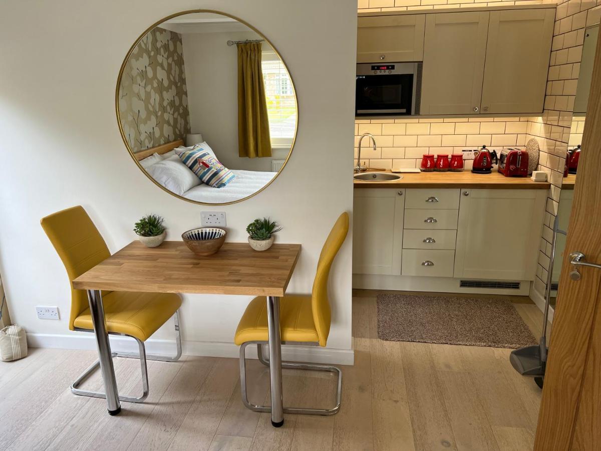No 64 Bed And Breakfast Лимингтън Екстериор снимка