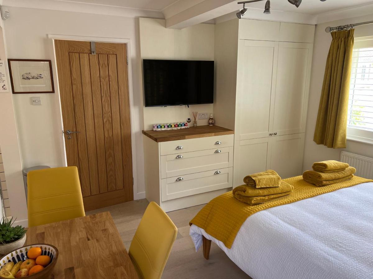 No 64 Bed And Breakfast Лимингтън Екстериор снимка